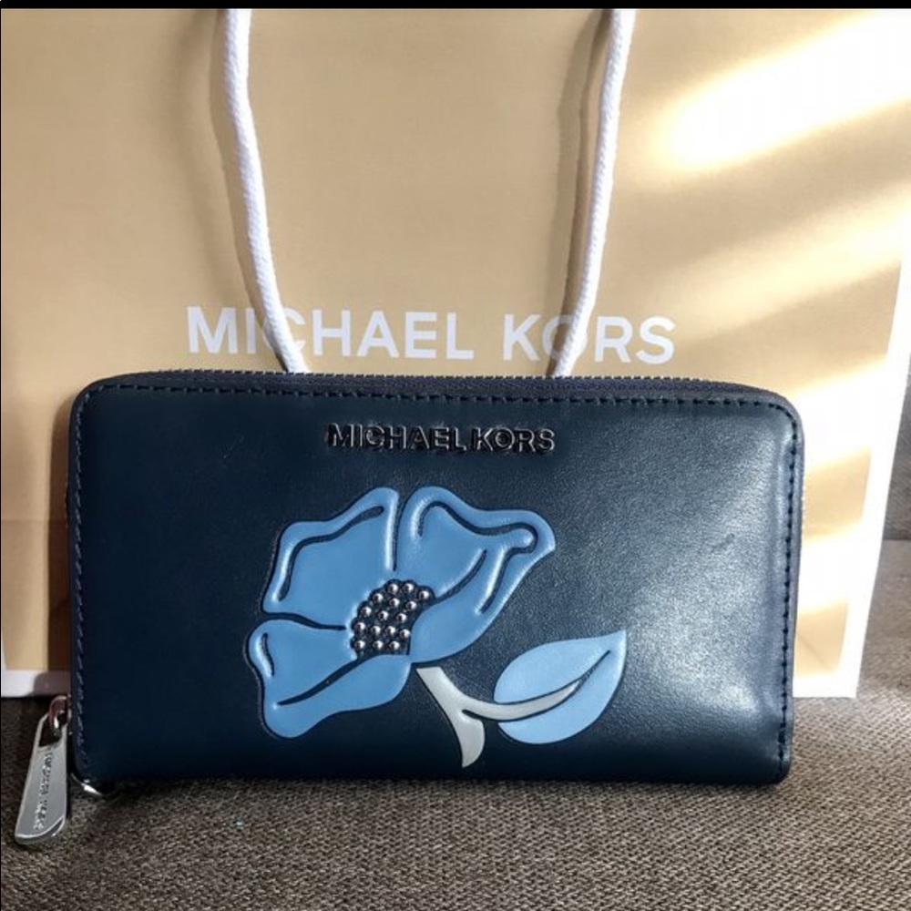 Brand NEW Michael Kors Wallet/Wristlet